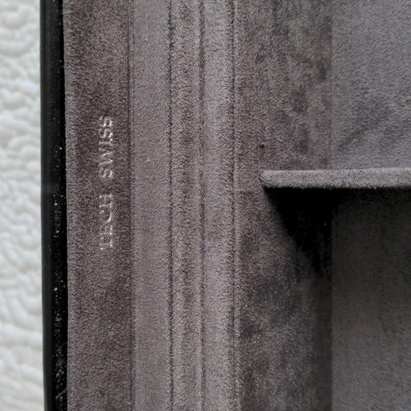 TECHSWISS Eyeglasses & Sunglasses Storage Case in Black Leather - Picture 8 of 14